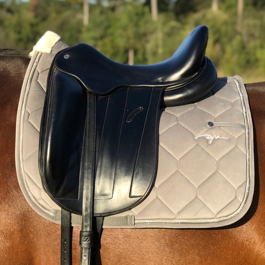 Tapis de selle dressage STÜBBEN neuf - Preppy Sport Tapis de selle dressage STÜBBEN neuf - Preppy Sport