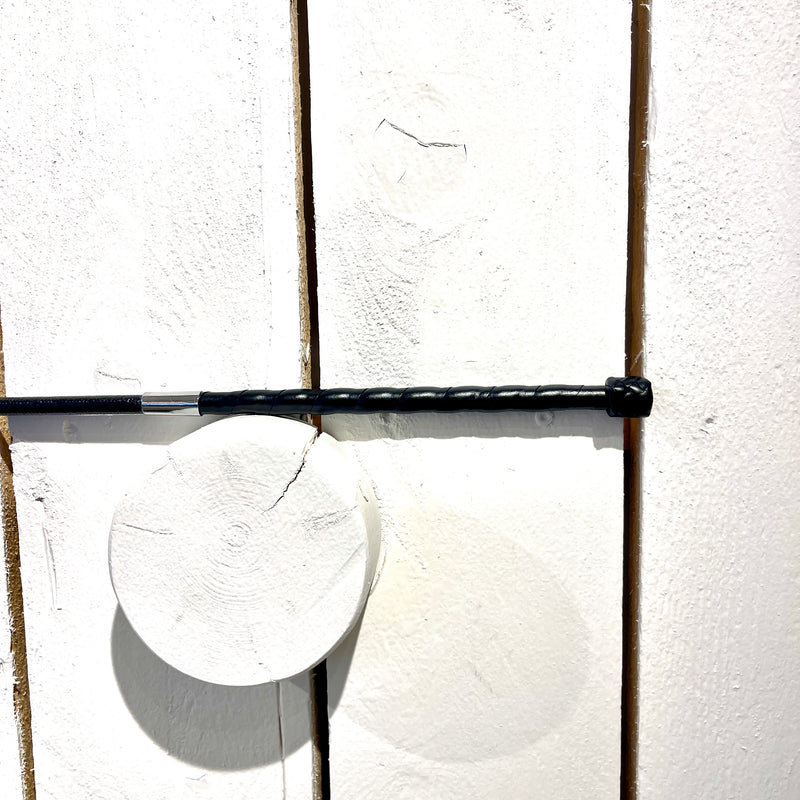 Chargez l'image dans la visionneuse de la galerie, Cravache de dressage manche cuir relief bout claquette fine