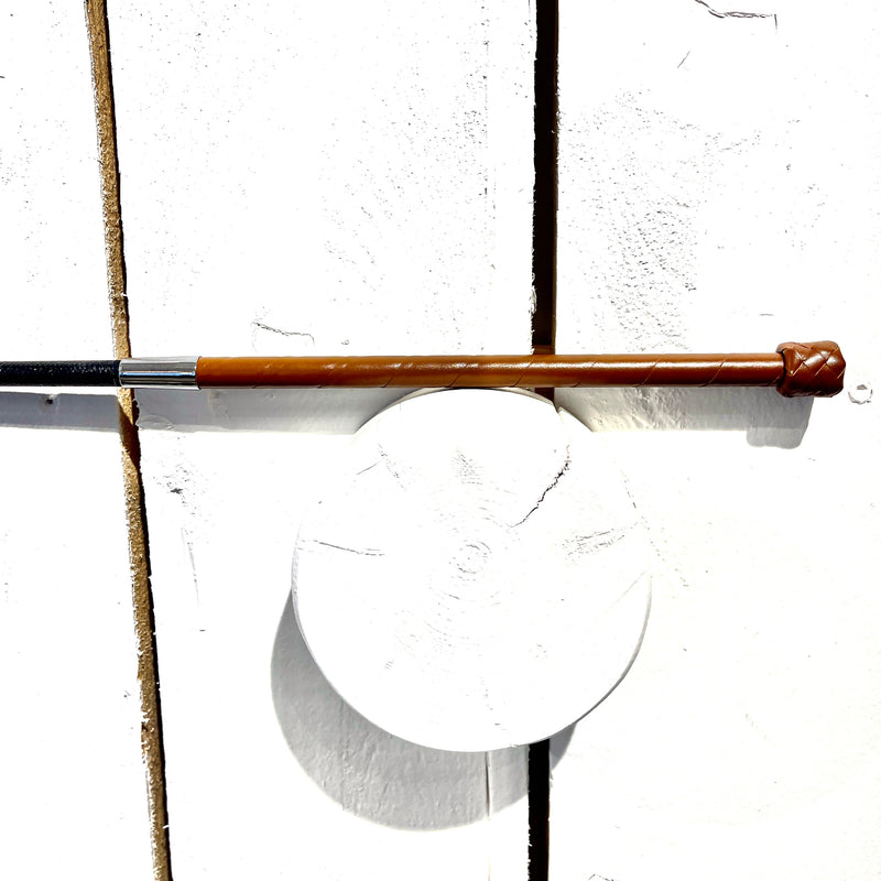 Chargez l'image dans la visionneuse de la galerie, Cravache de dressage manche cuir lisse bout clap