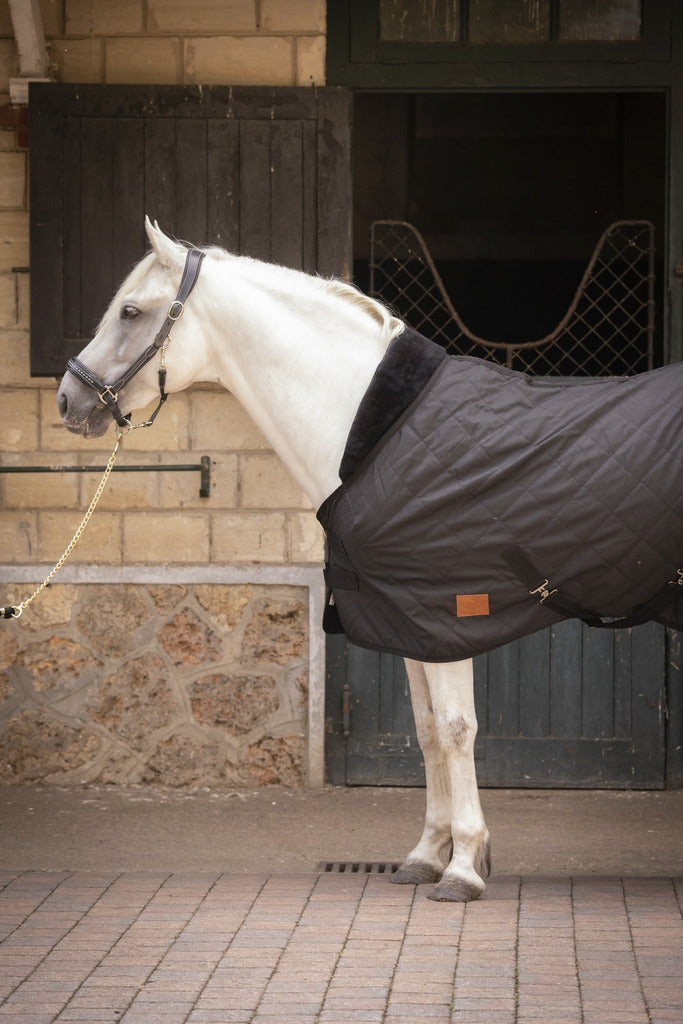 Chargez l'image dans la visionneuse de la galerie, Couverture Matelassée 50 gr Noire