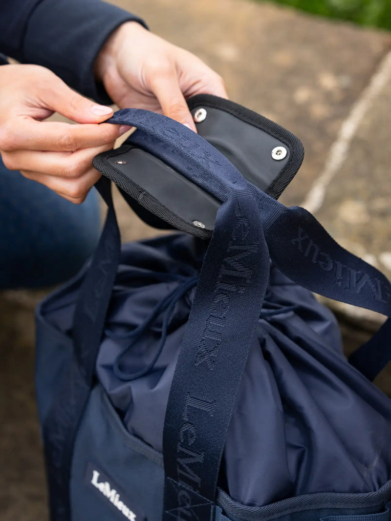 Chargez l'image dans la visionneuse de la galerie, Grooming Tote bag