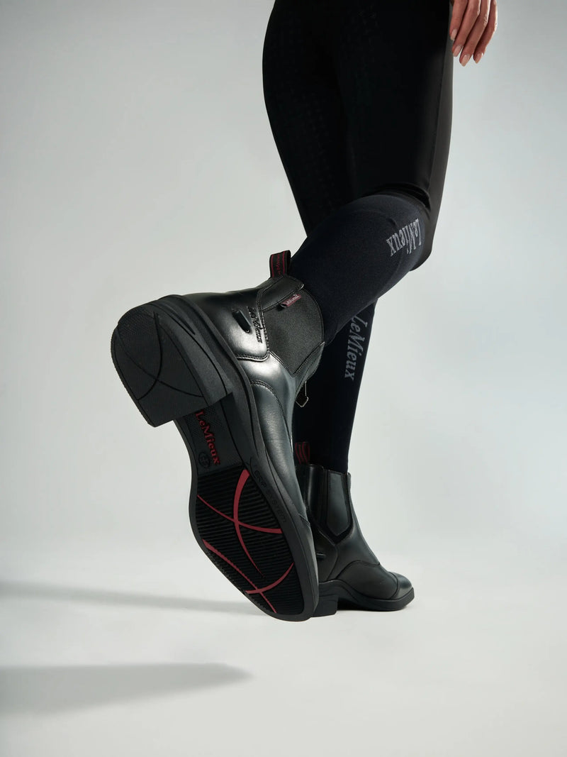 Chargez l'image dans la visionneuse de la galerie, Bottines d'équitation zippées noire
